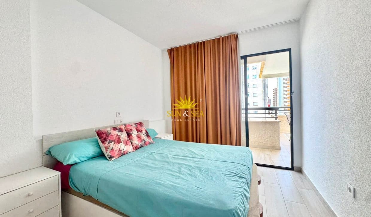 1 bedroom Apartment for rent in Benidorm with pool - € 1,000 (Ref: 9961189)
