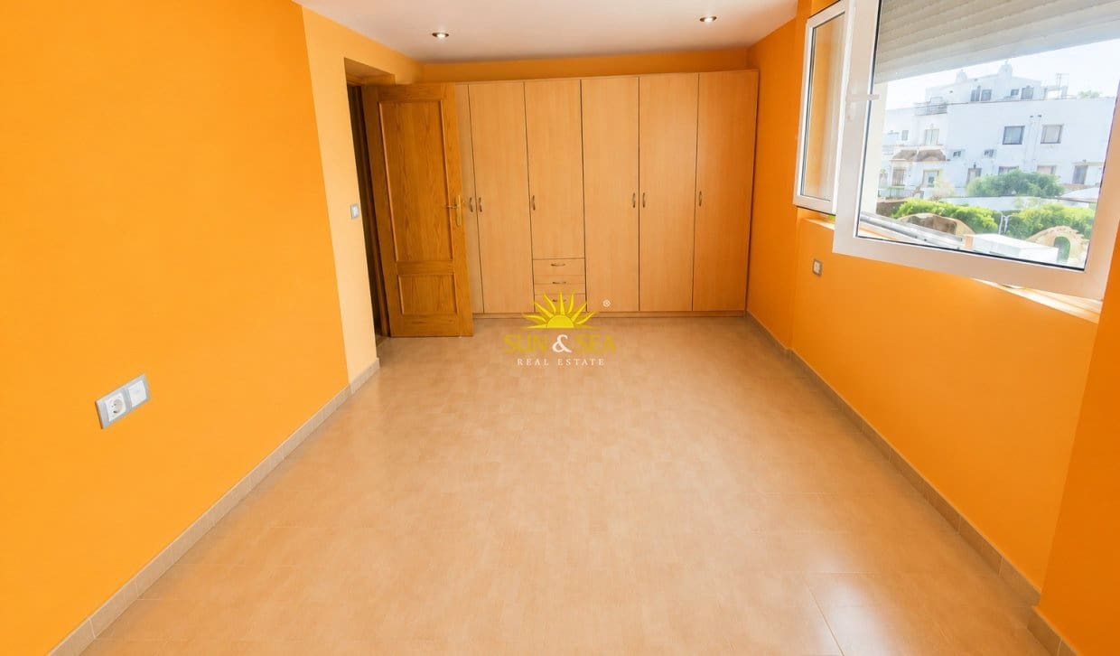 6 camera da letto Casa in vendita in Orihuela Costa con piscina garage - 280.000 € (Rif: 9961527)