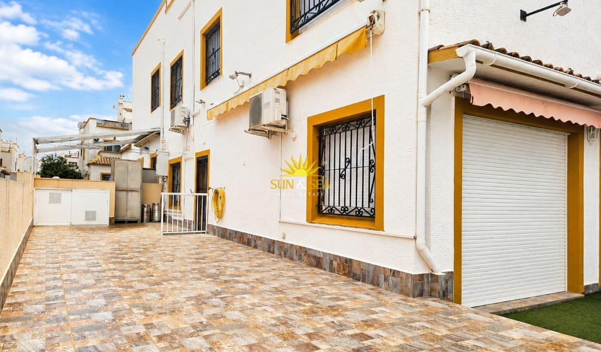 6 camera da letto Casa in vendita in Orihuela Costa con piscina garage - 280.000 € (Rif: 9961527)