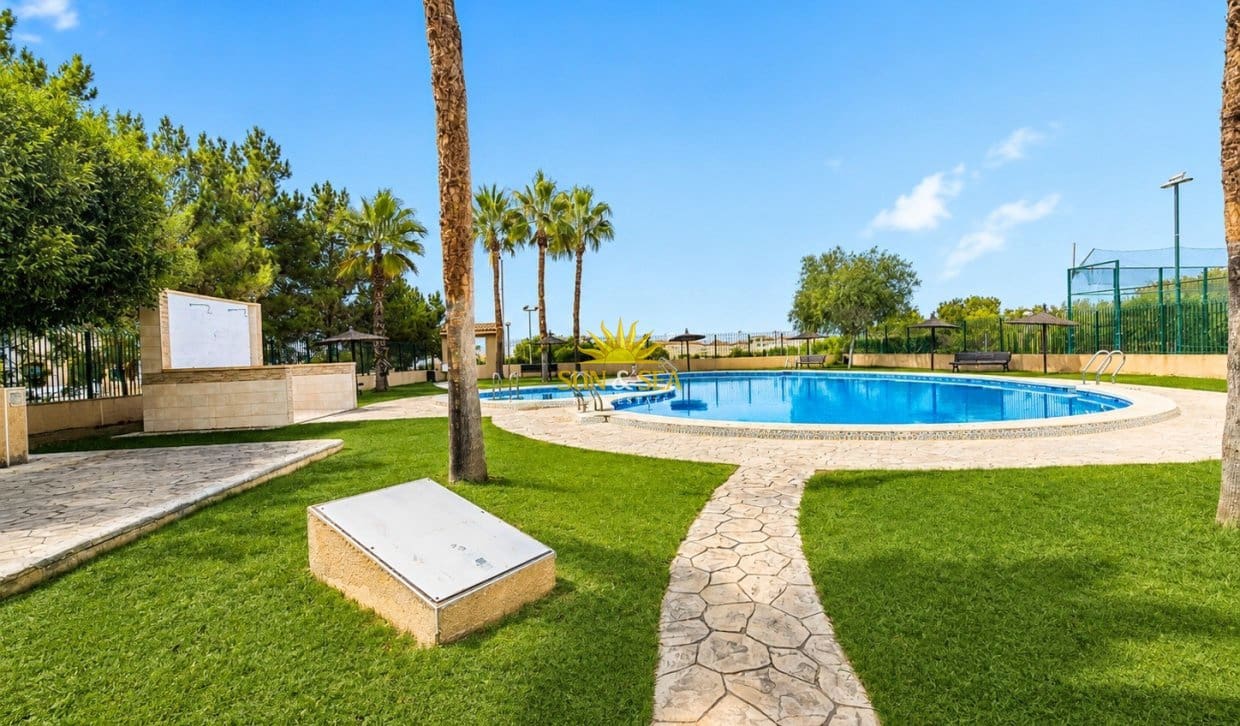 6 camera da letto Casa in vendita in Orihuela Costa con piscina garage - 280.000 € (Rif: 9961527)