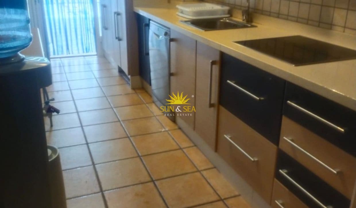 3 bedroom Semi-detached Villa for rent in Los Alcazares with garage - € 900 (Ref: 9961714)