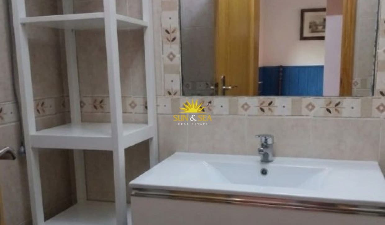 2 makuuhuone Huoneisto lomavuokrausta paikassa Mar de Cristal mukana uima-altaan - 700 € (Ref: 9961715)