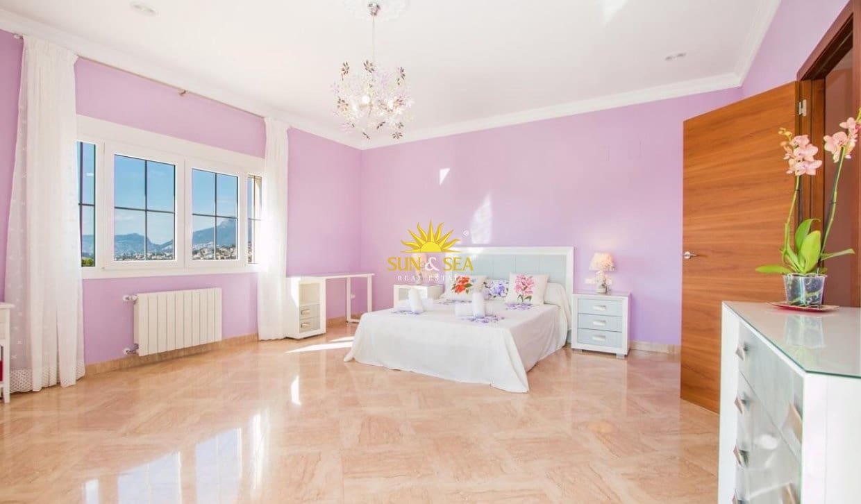 4 soverom Villa til leie i Calpe / Calp med svømmebasseng garasje - € 3 500 (Ref: 9965697)
