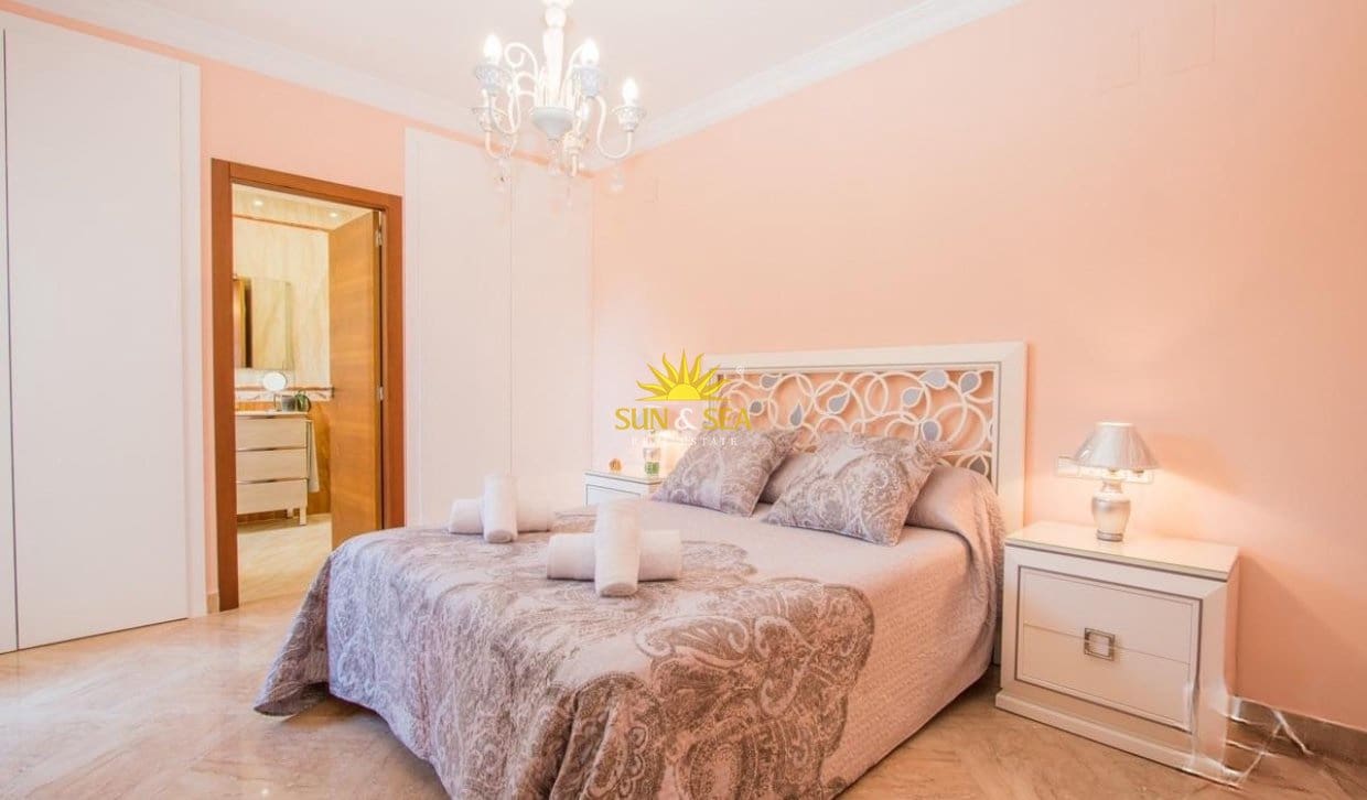 4 soverom Villa til leie i Calpe / Calp med svømmebasseng garasje - € 3 500 (Ref: 9965697)