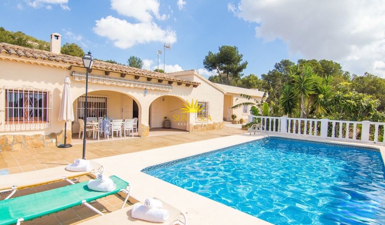 4 bedroom Villa for rent in Benissa with pool - € 2,900 (Ref: 9965698)