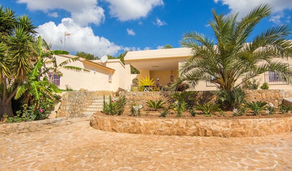 4 bedroom Villa for rent in Benissa with pool - € 2,900 (Ref: 9965698)