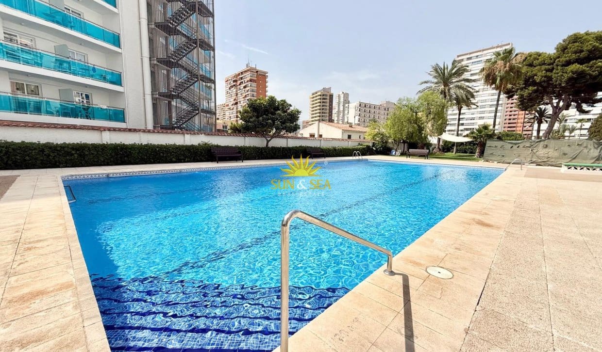 1 sovrum Lägenhet att hyra i Benidorm med pool garage - 825 € (Ref: 9965809)