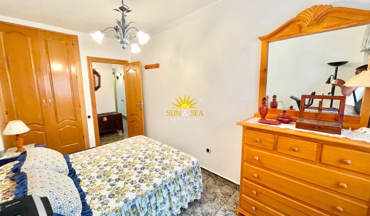 Villa/Maison de 4 chambres à louer à Los Alcazares avec garage - 2 200 € (Ref: 9965897)