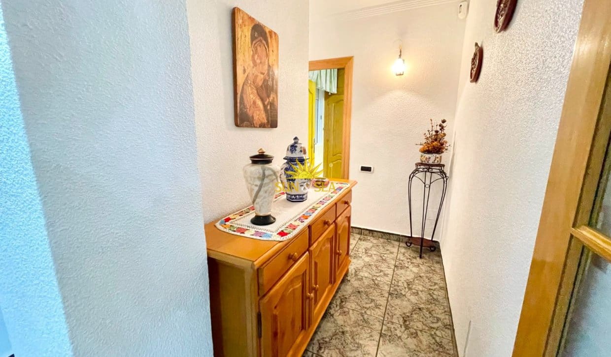Villa/Maison de 4 chambres à louer à Los Alcazares avec garage - 2 200 € (Ref: 9965897)