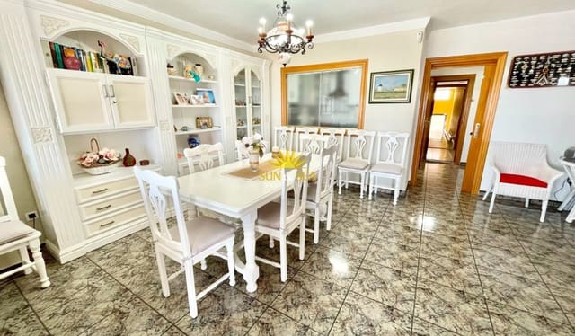 Villa/Maison de 4 chambres à louer à Centro, Los Alcázares avec garage - 2 200 € (Ref: 9965897)