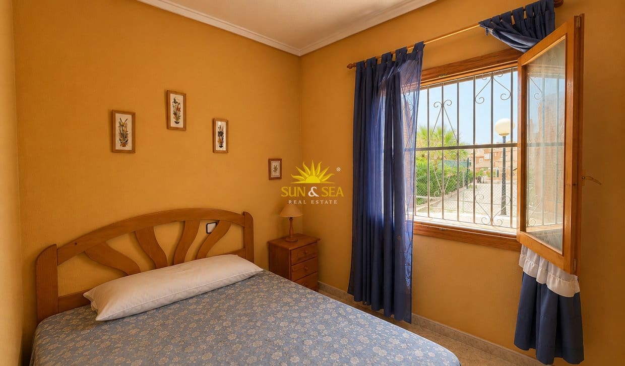 3 bedroom Apartment for rent in Los Altos with pool - € 1,000 (Ref: 9965941)