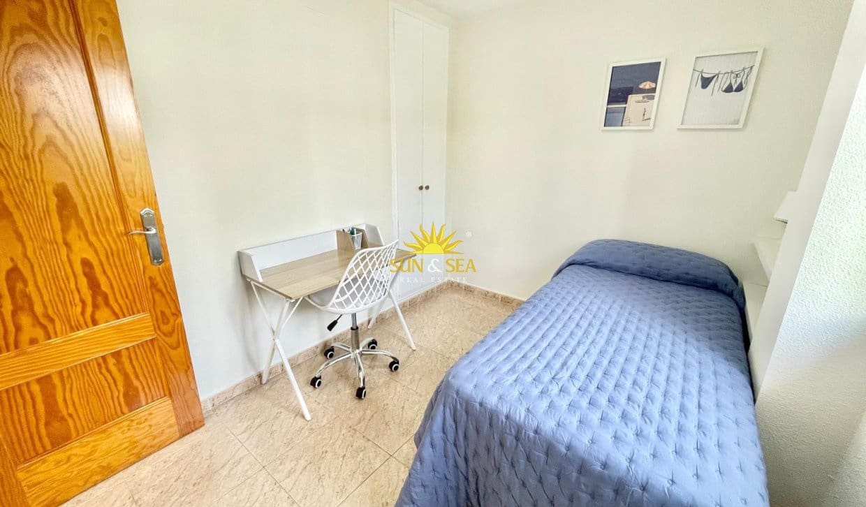 2 bedroom Semi-detached Villa for holiday rental in Torrevieja - € 800 (Ref: 9968854)