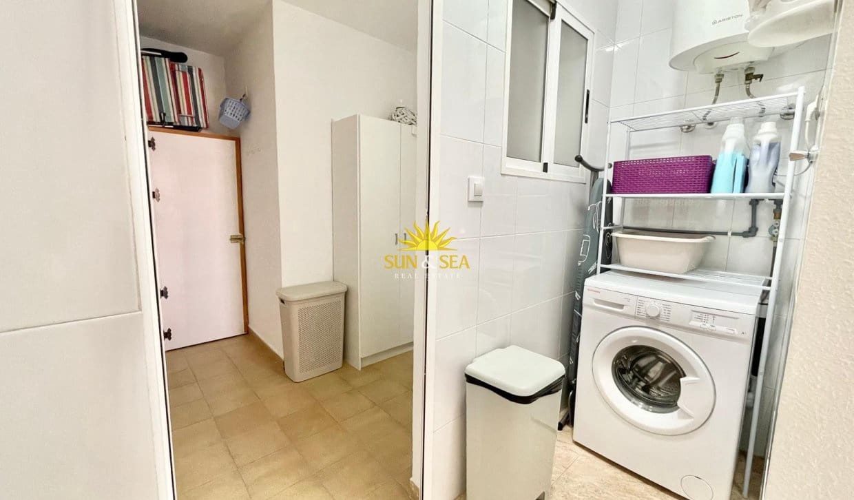 2 bedroom Semi-detached Villa for holiday rental in Torrevieja - € 800 (Ref: 9968854)