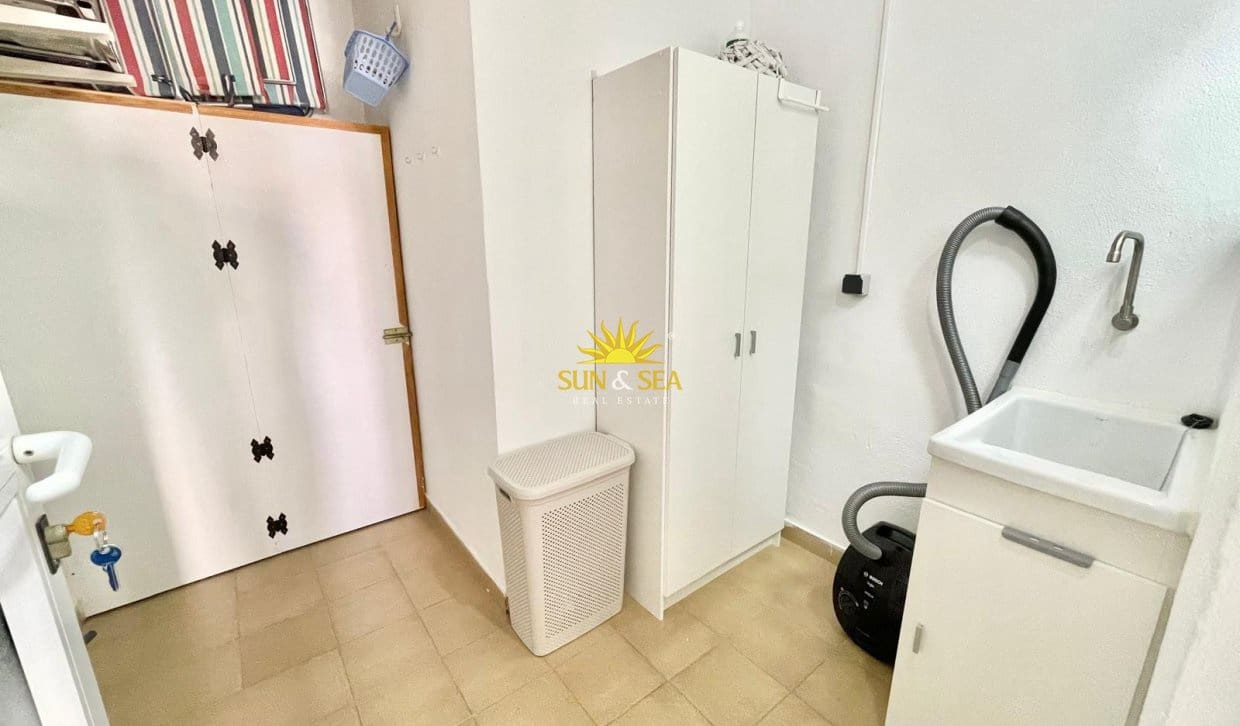 2 bedroom Semi-detached Villa for holiday rental in Torrevieja - € 800 (Ref: 9968854)