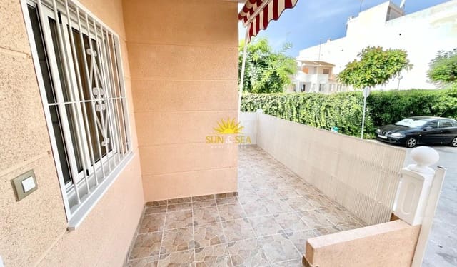 2 sovrum Semi-fristående Villa för semesterbostäder i Nueva Torrevieja, Torrevieja - 800 € (Ref: 9968854)