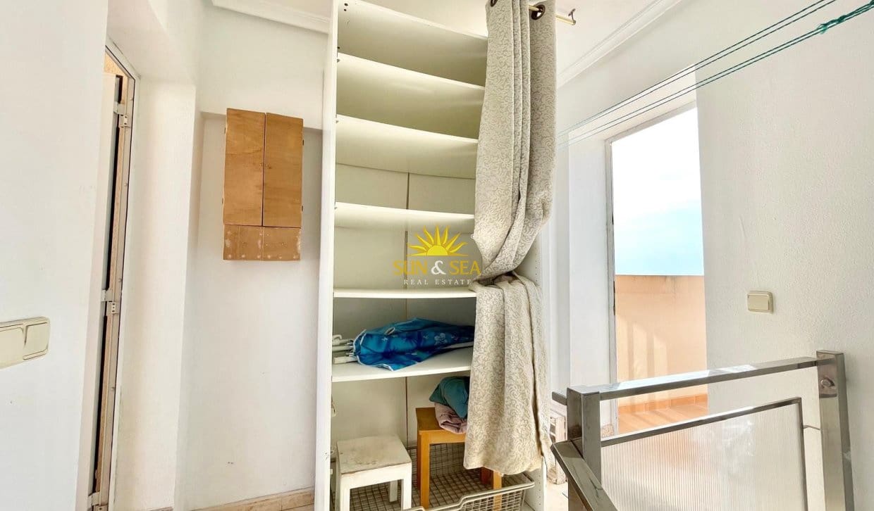 3 soveværelse Lejlighed til leje i Cabo de Palos med swimmingpool garage - € 900 (Ref: 9968855)