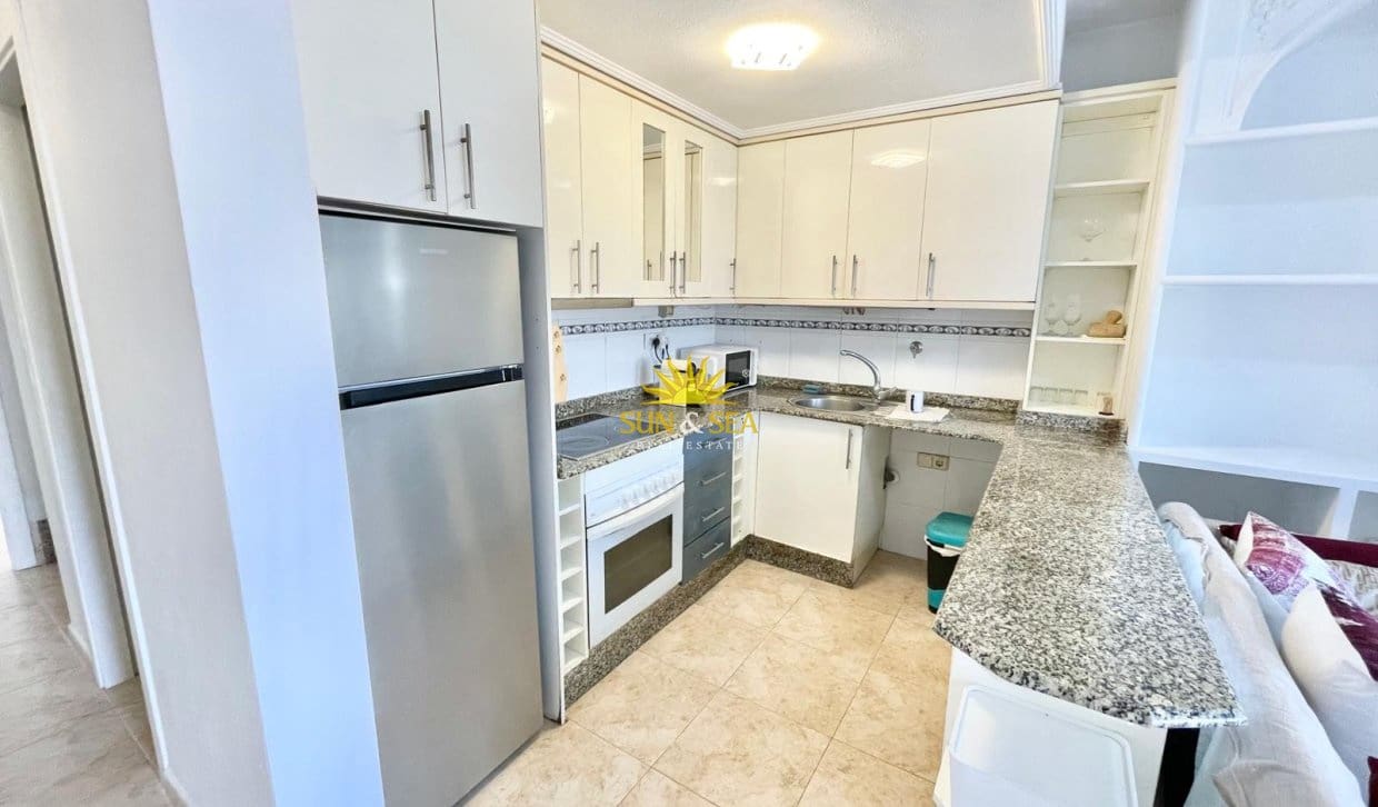 3 soveværelse Lejlighed til leje i Cabo de Palos med swimmingpool garage - € 900 (Ref: 9968855)
