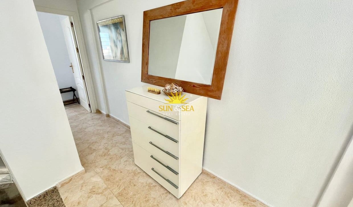 3 soveværelse Lejlighed til leje i Cabo de Palos med swimmingpool garage - € 900 (Ref: 9968855)