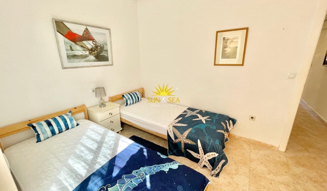 3 soveværelse Lejlighed til leje i Cabo de Palos med swimmingpool garage - € 900 (Ref: 9968855)