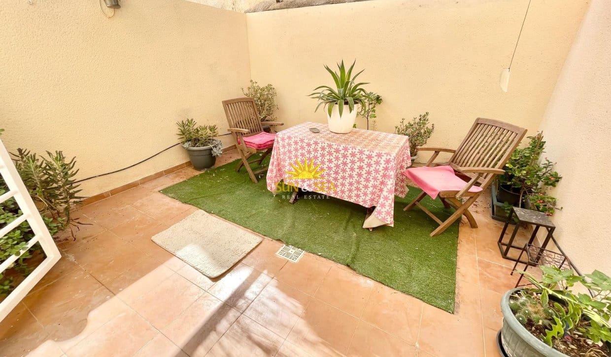 3 soveværelse Lejlighed til leje i Cabo de Palos med swimmingpool garage - € 900 (Ref: 9968855)