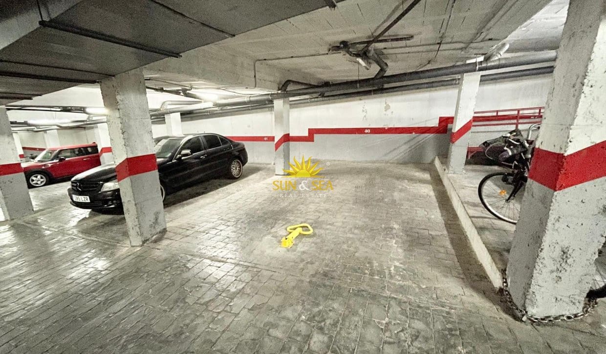 3 soveværelse Lejlighed til leje i Cabo de Palos med swimmingpool garage - € 900 (Ref: 9968855)