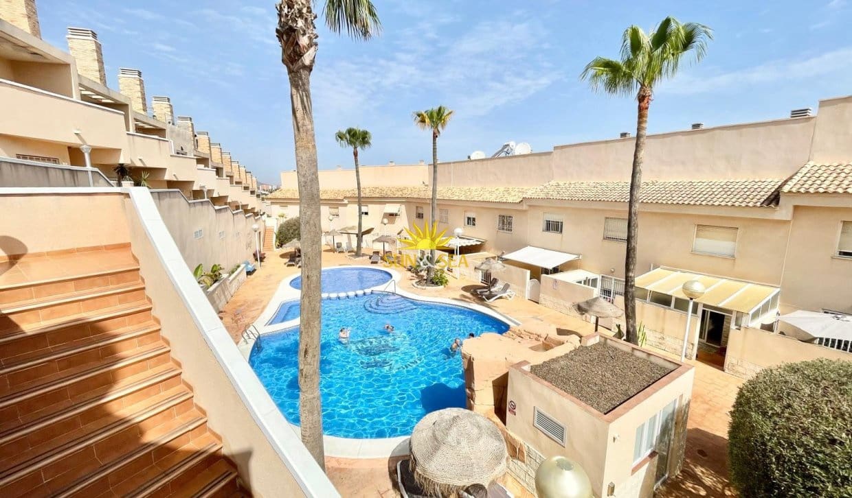 3 soveværelse Lejlighed til leje i Cabo de Palos med swimmingpool garage - € 900 (Ref: 9968855)