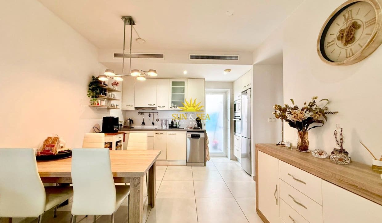 2 bedroom Townhouse for holiday rental in Torrevieja with pool - € 1,200 (Ref: 9971504)