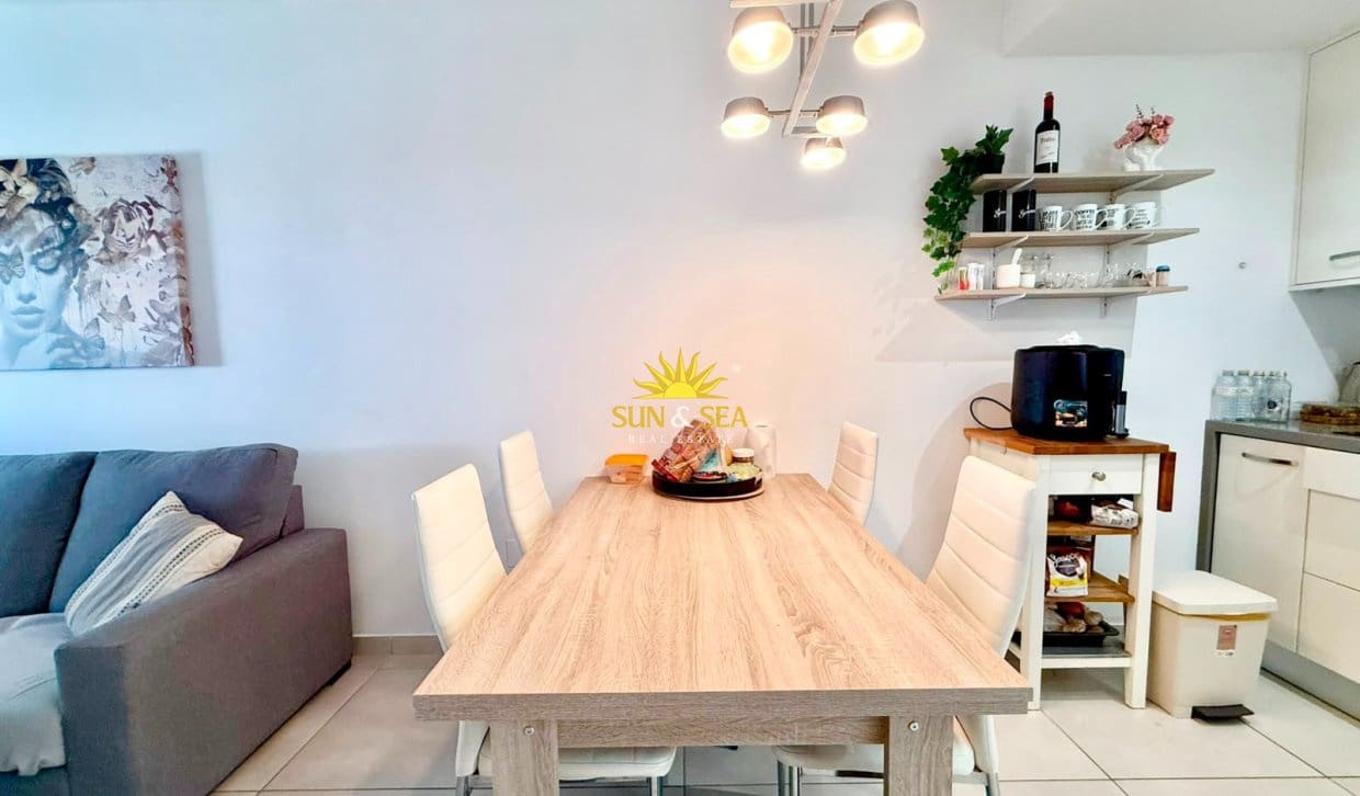 2 bedroom Townhouse for holiday rental in Torrevieja with pool - € 1,200 (Ref: 9971504)