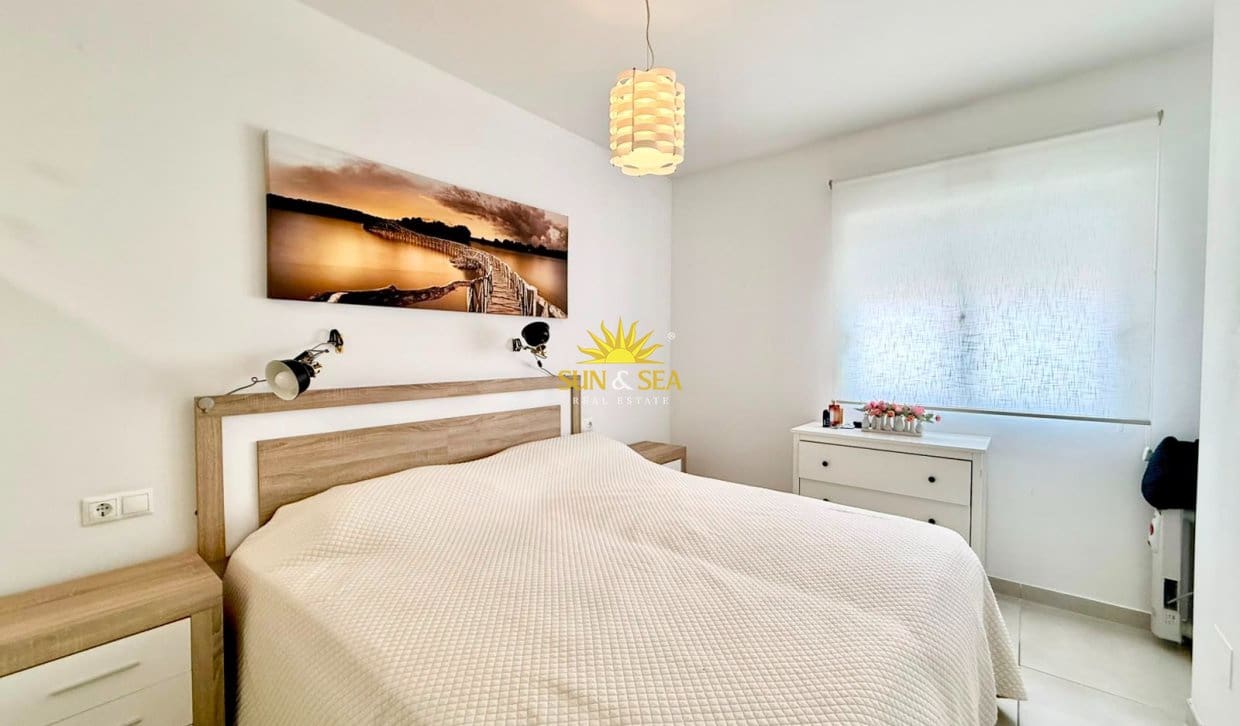 2 bedroom Townhouse for holiday rental in Torrevieja with pool - € 1,200 (Ref: 9971504)