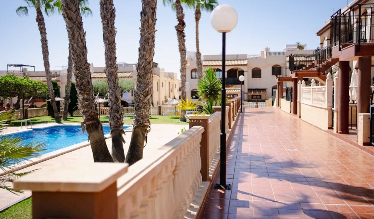 2 bedroom Townhouse for holiday rental in Aguas Nuevas with garage - € 900 (Ref: 9972254)