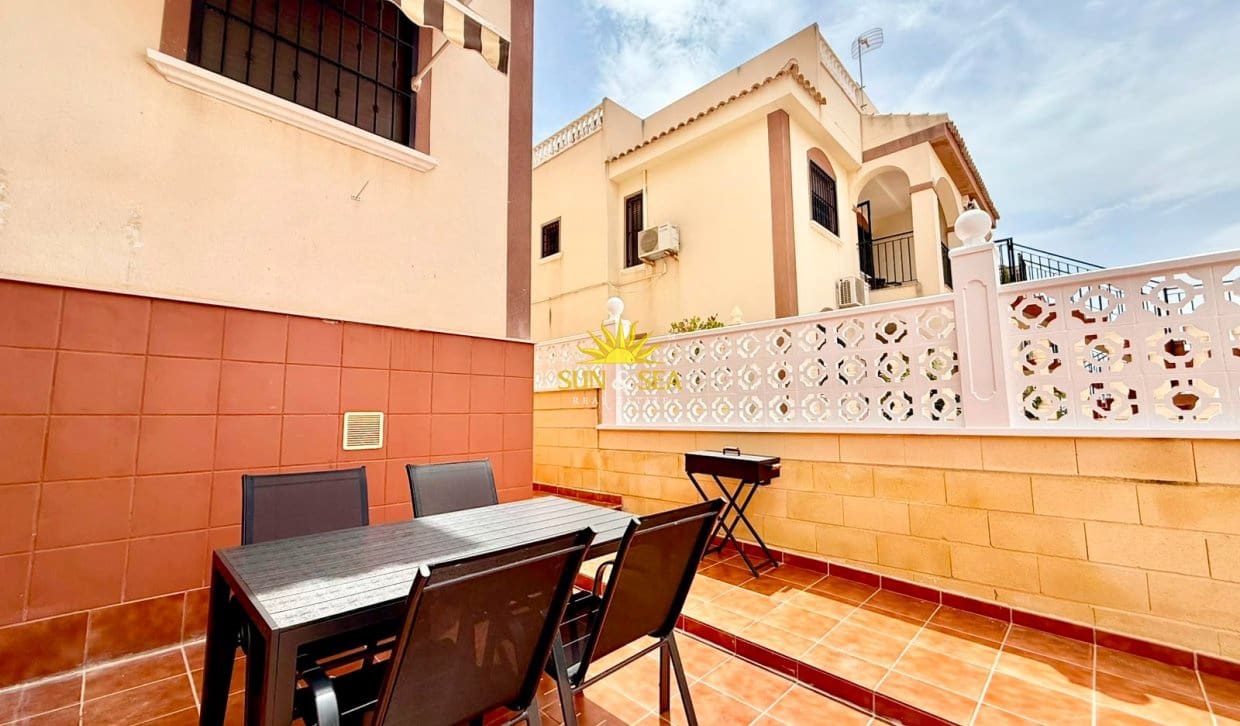 2 bedroom Townhouse for holiday rental in Aguas Nuevas with garage - € 900 (Ref: 9972254)