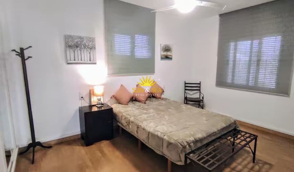 3 bedroom Villa for holiday rental in Torrevieja with pool garage - € 1,800 (Ref: 9973828)