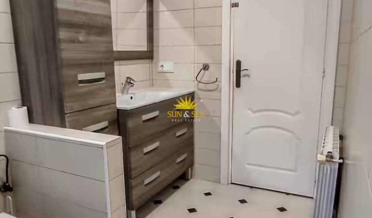 3 bedroom Villa for holiday rental in Torrevieja with pool garage - € 1,800 (Ref: 9973828)