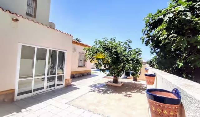   3 soveværelse   ferieVilla i Parque de las Naciones, Torrevieja med   swimmingpool  garage  - € 1.800 (Ref: 9973828)