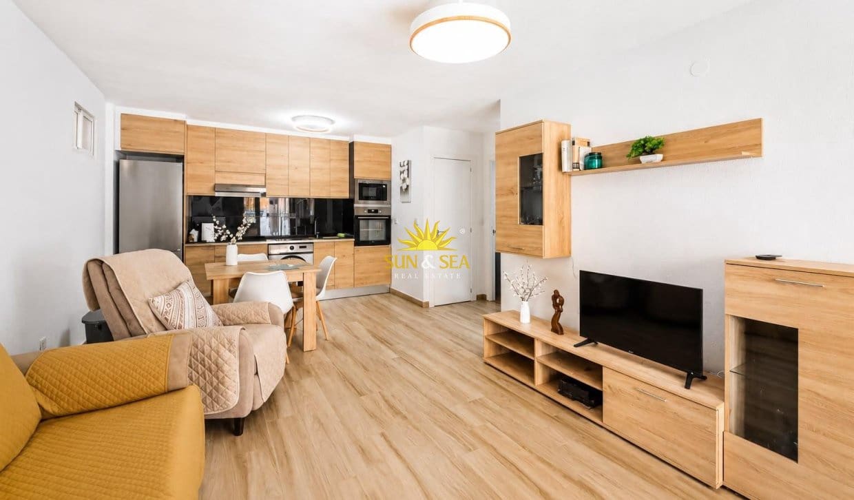 2 sovrum Lägenhet för semesterbostäder i Torrevieja med pool garage - 750 € (Ref: 9973829)