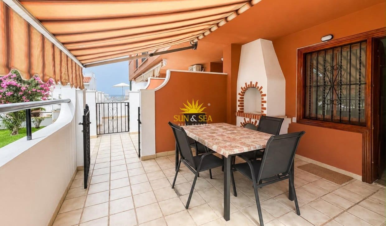 2 sovrum Lägenhet för semesterbostäder i Torrevieja med pool garage - 750 € (Ref: 9973829)
