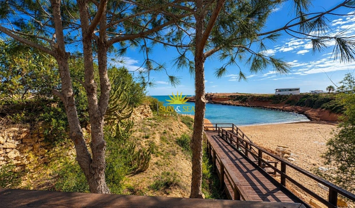 3 camera da letto Appartamento da affittare in Torrevieja - 1.500 € (Rif: 9973998)