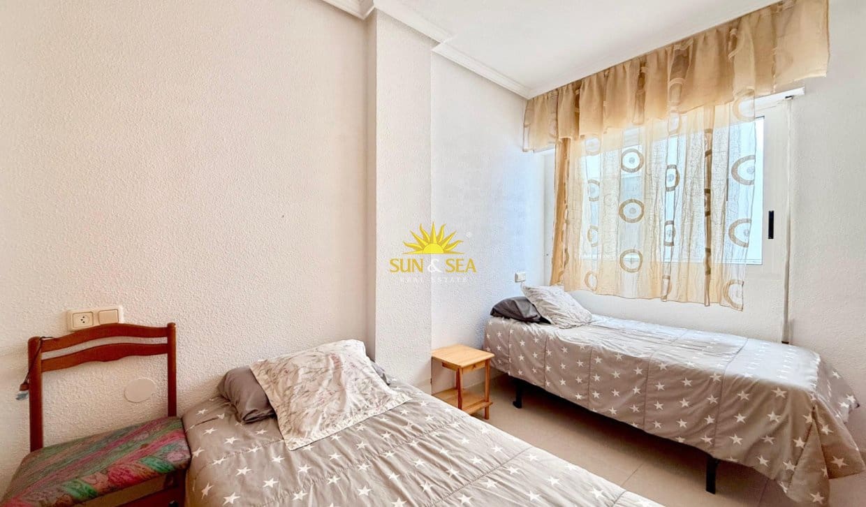 1 soveværelse Lejlighed til leje i Torrevieja - € 800 (Ref: 9976419)