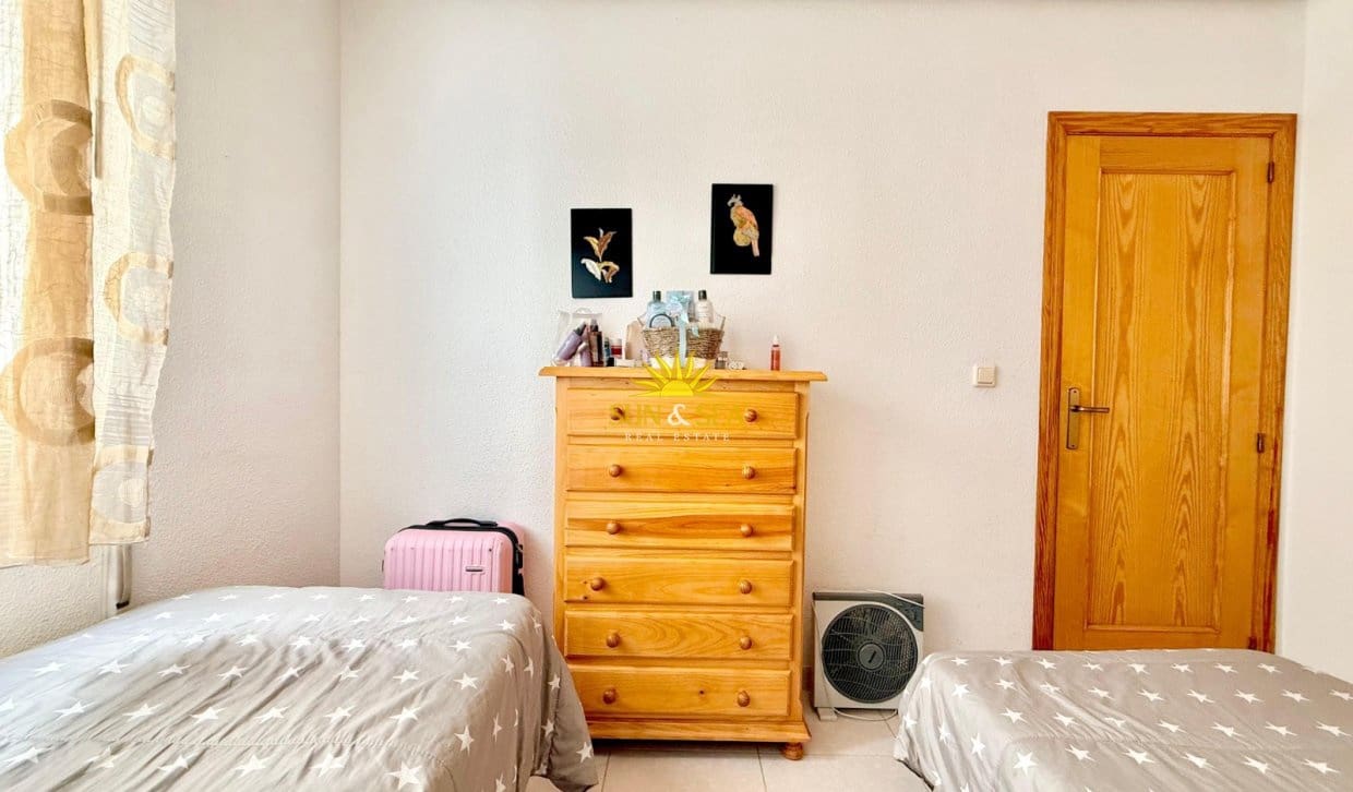 1 soveværelse Lejlighed til leje i Torrevieja - € 800 (Ref: 9976419)