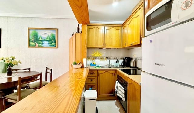 1 soveværelse Lejlighed til leje i Avenida Habaneras - Curva de Palangre, Torrevieja - € 800 (Ref: 9976419)
