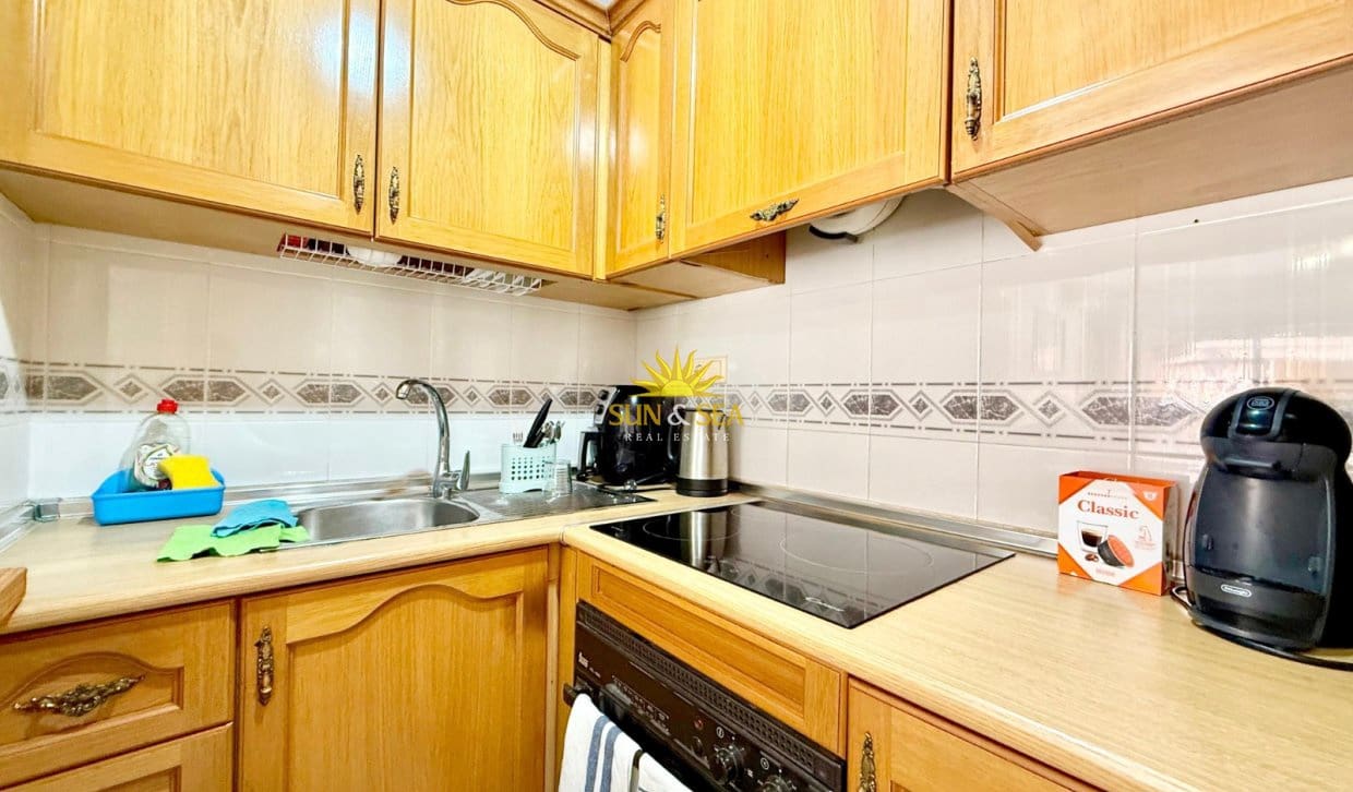 1 soveværelse Lejlighed til leje i Torrevieja - € 800 (Ref: 9976419)