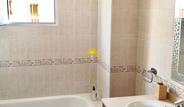 3 soverom Leilighet til leie i El Moncayo - El Pòrtic, Guardamar del Segura med svømmebasseng - € 750 (Ref: 9976420)