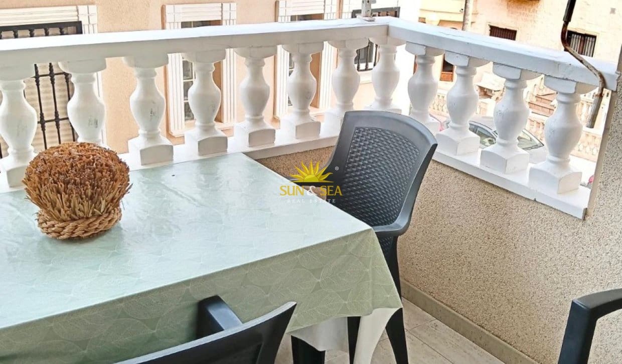 3 soveværelse Lejlighed til leje i Guardamar del Segura med swimmingpool - € 750 (Ref: 9976420)