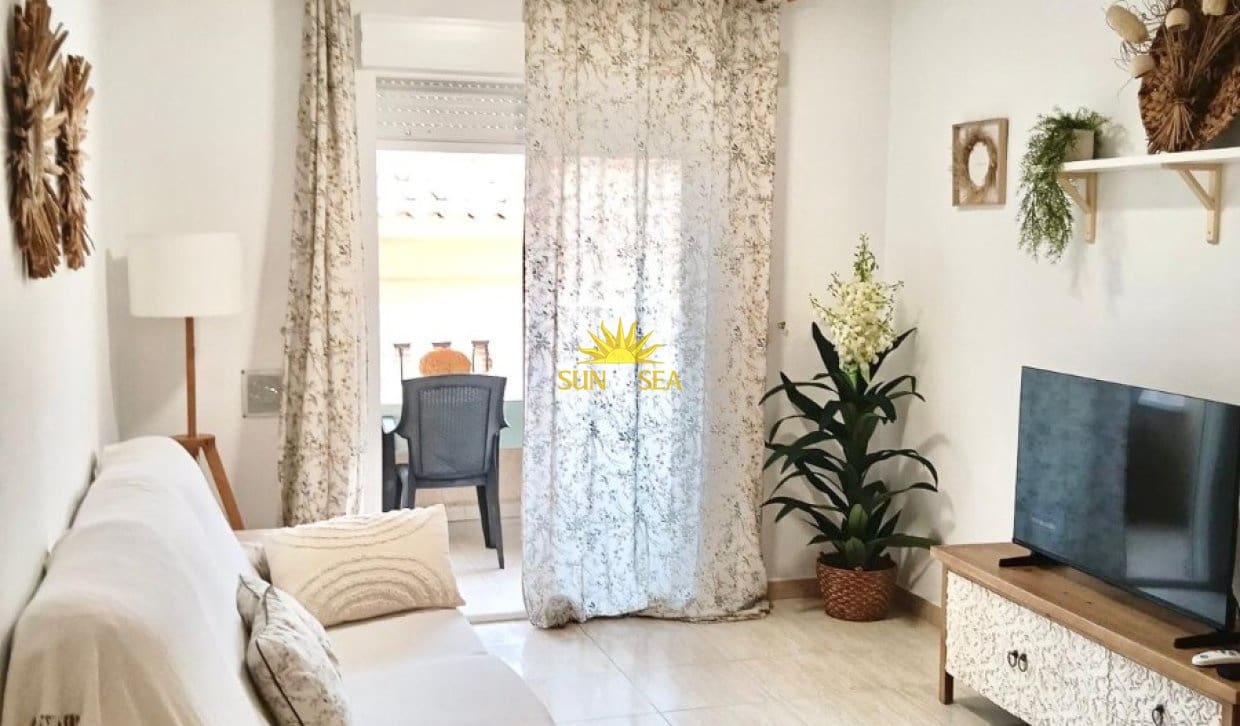 3 soveværelse Lejlighed til leje i Guardamar del Segura med swimmingpool - € 750 (Ref: 9976420)