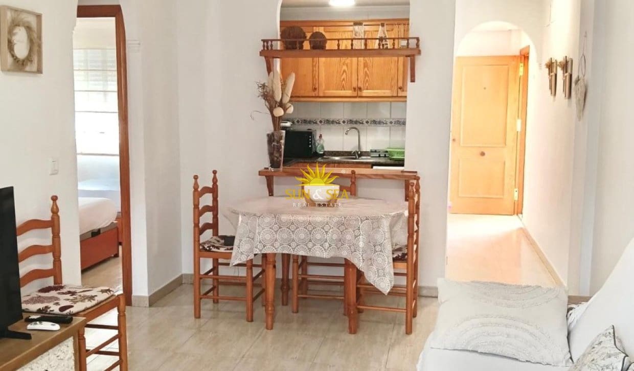3 soveværelse Lejlighed til leje i Guardamar del Segura med swimmingpool - € 750 (Ref: 9976420)