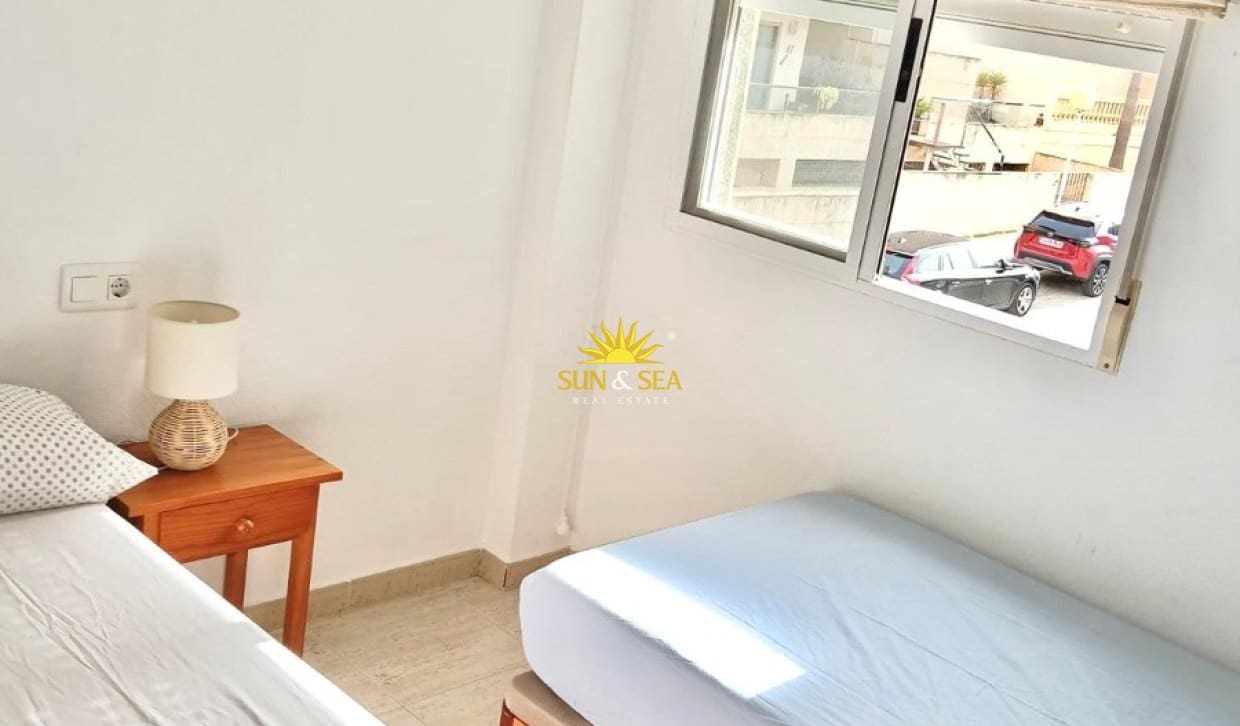3 soveværelse Lejlighed til leje i Guardamar del Segura med swimmingpool - € 750 (Ref: 9976420)