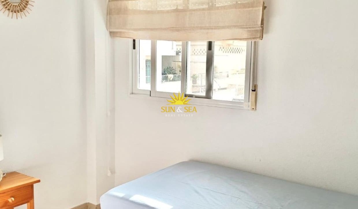 3 soveværelse Lejlighed til leje i Guardamar del Segura med swimmingpool - € 750 (Ref: 9976420)