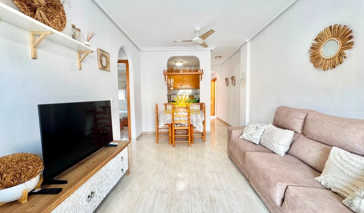 Appartement de 3 chambres à louer à Guardamar del Segura avec piscine - 800 € (Ref: 9976420)
