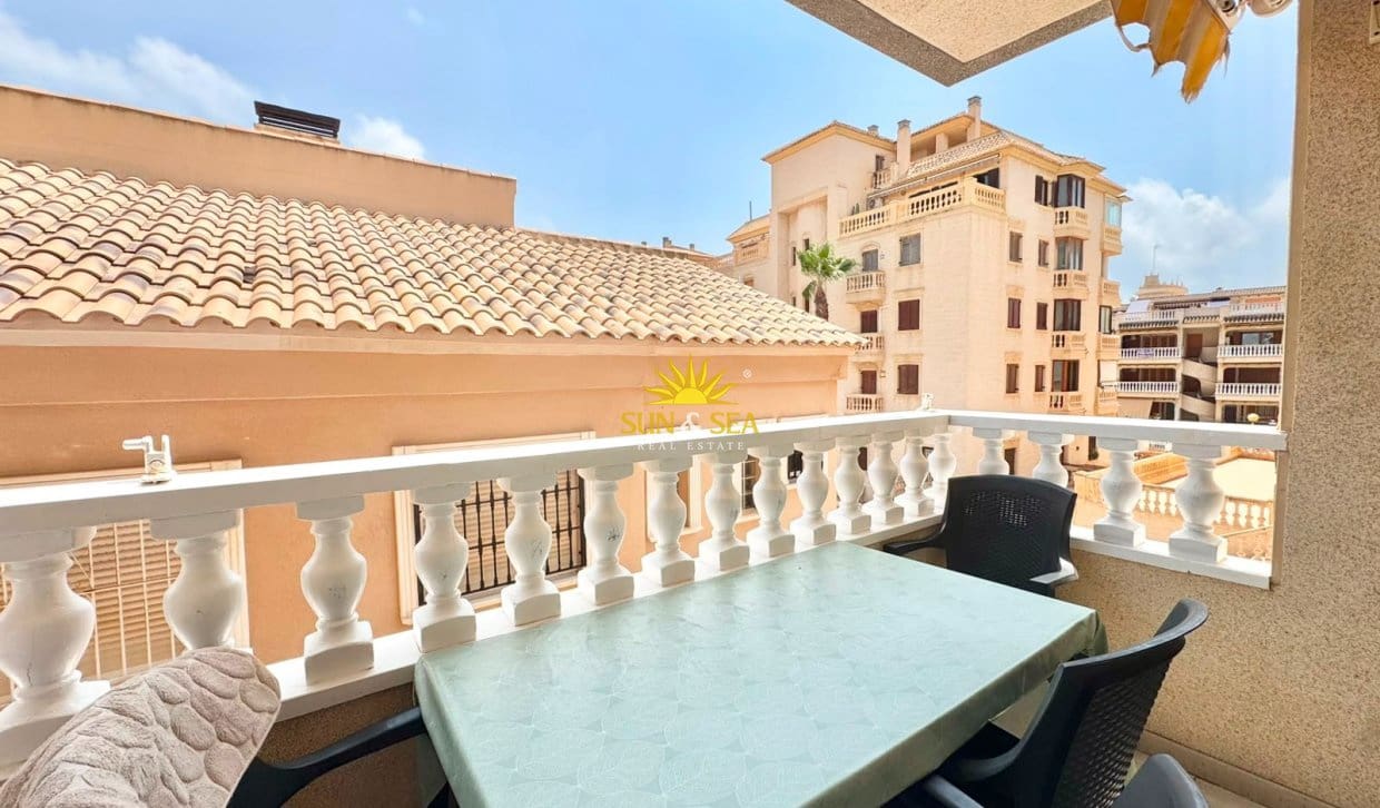 Appartement de 3 chambres à louer à Guardamar del Segura avec piscine - 800 € (Ref: 9976420)