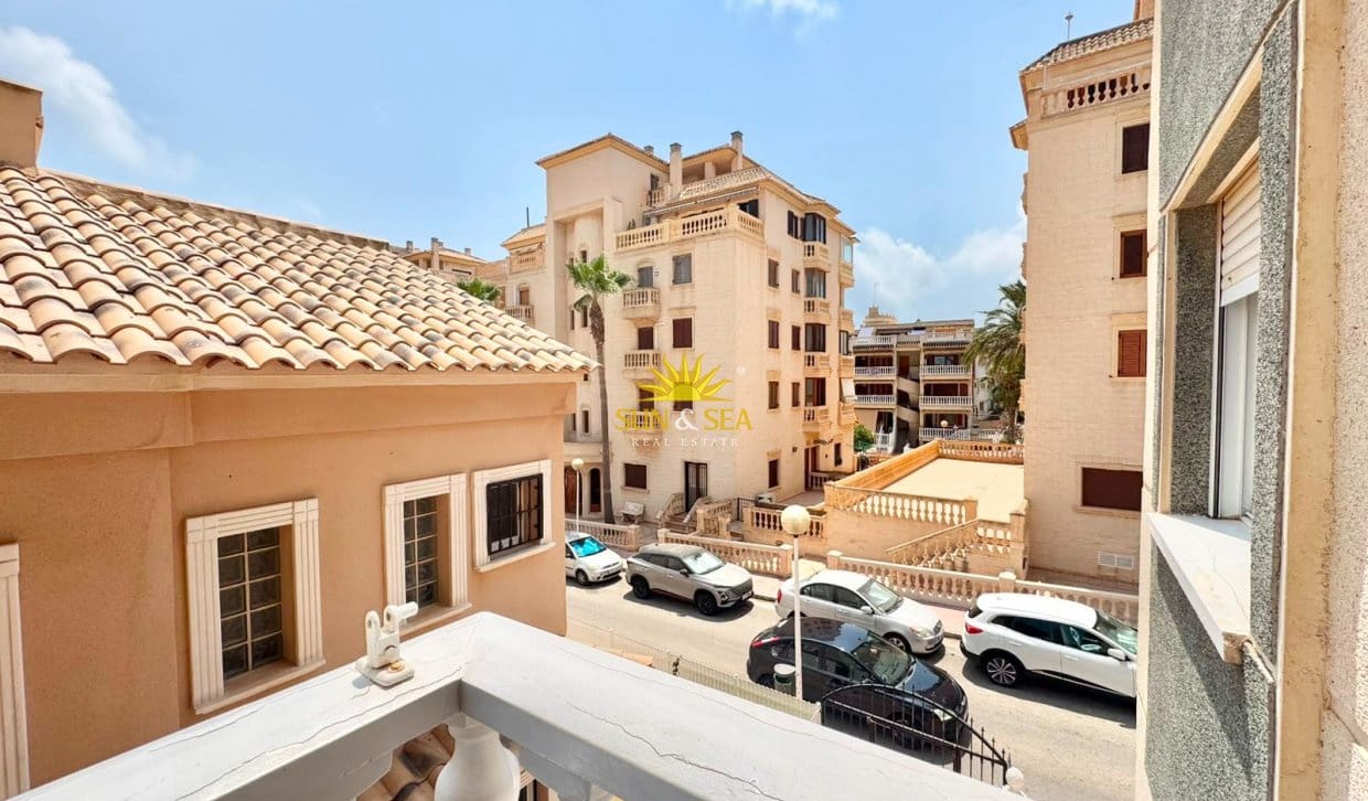 Appartement de 3 chambres à louer à Guardamar del Segura avec piscine - 800 € (Ref: 9976420)